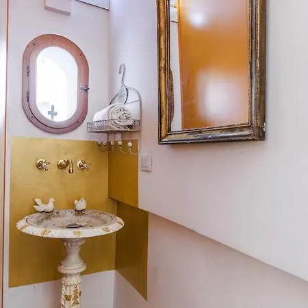 西塔代勒公寓 *